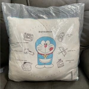 Taito Doraemon Kumokatame Large Square Cushion